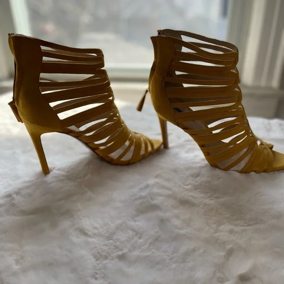 Zara womens yellow suede open toe booties size 10/41 - Picture 5 of 5